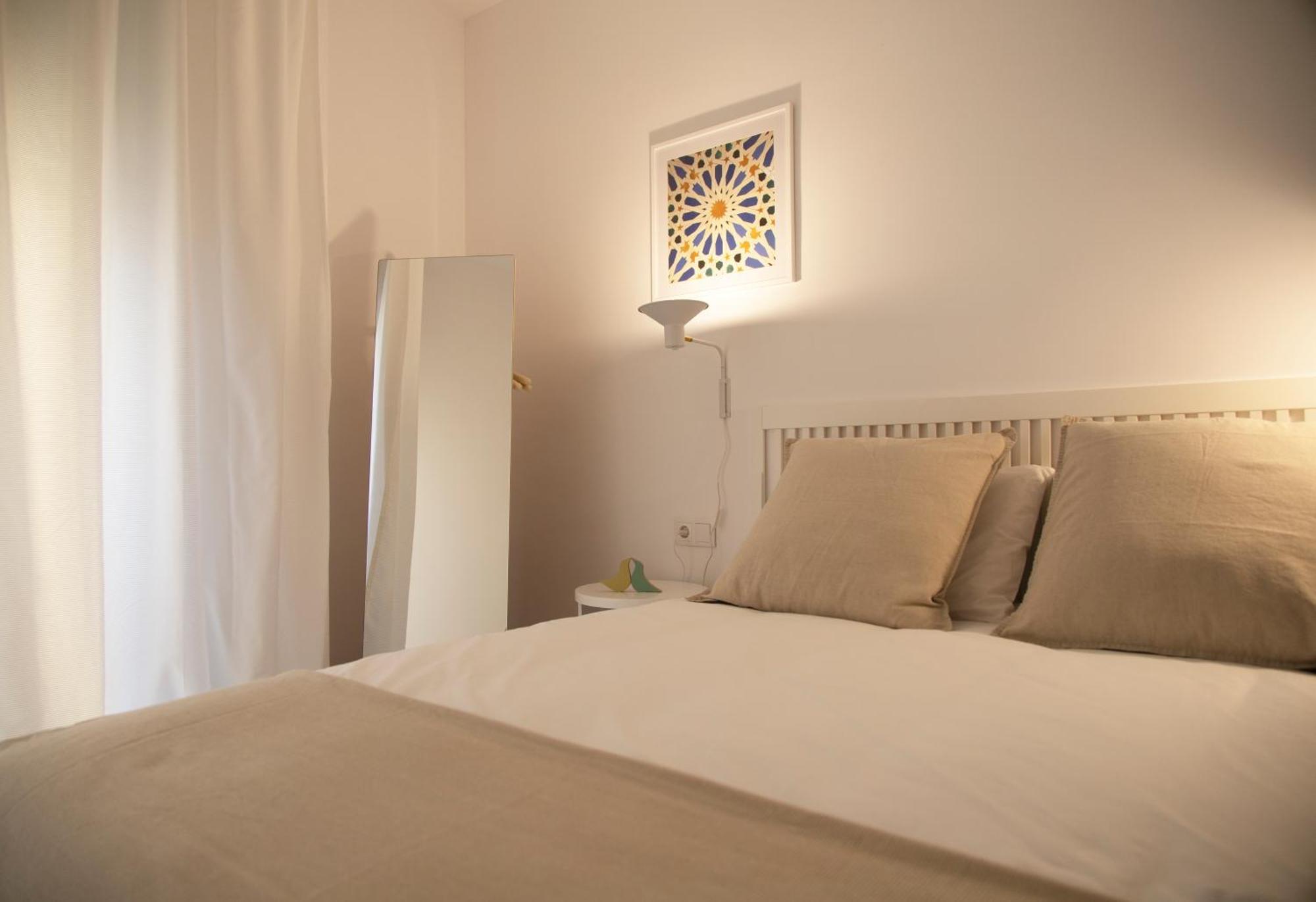 Reyes Catolicos II Suite Apartment Seville Exterior photo